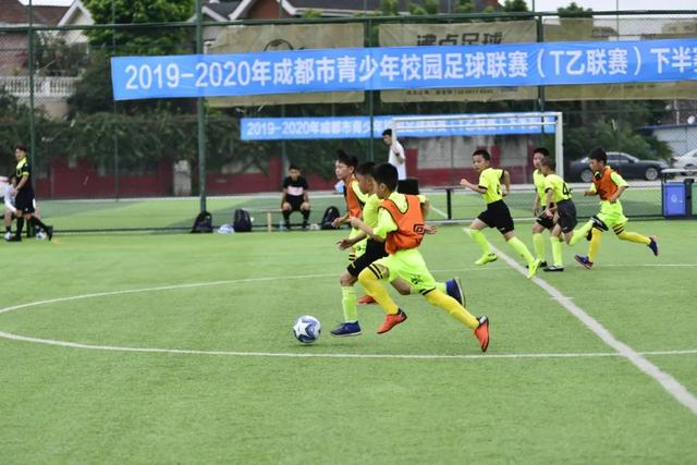 6.14日：西甲皇马正式宣布穆里尼奥回归，合同至2029年，曾带队夺冠现在重任在肩